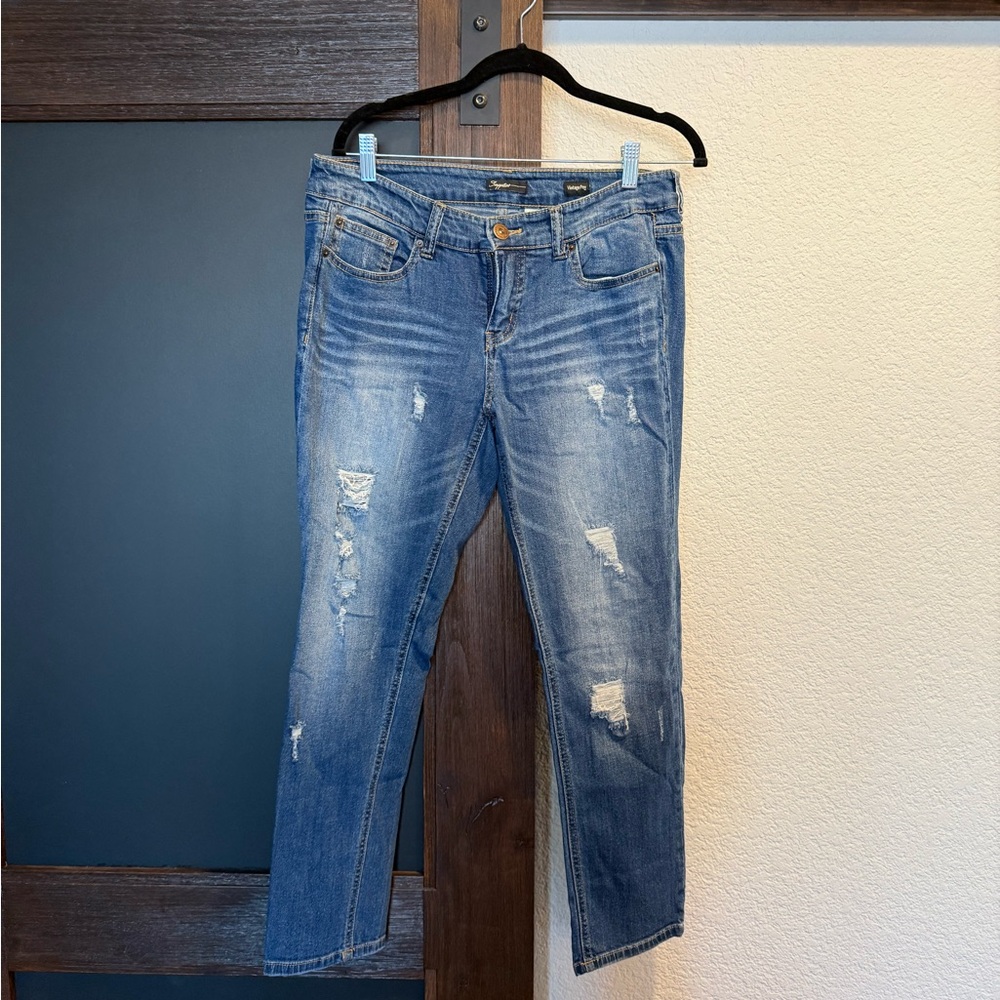 Stylish Blue Distressed Women's Cropped Jeans